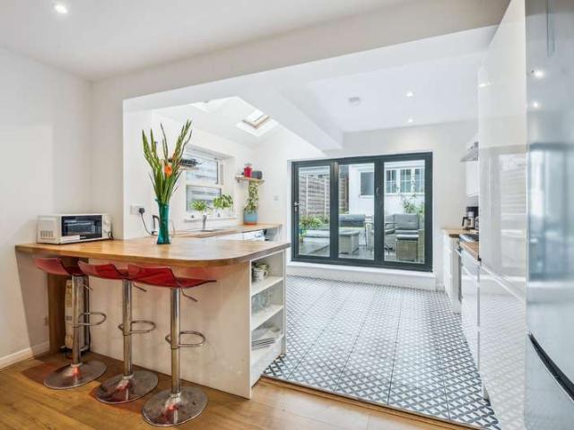 Farm for sale in Chalfont St. Peter, Denham