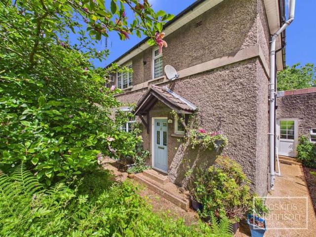 Farm for sale in Ynysybwl and Coed-y-cwm, Ynysybwl