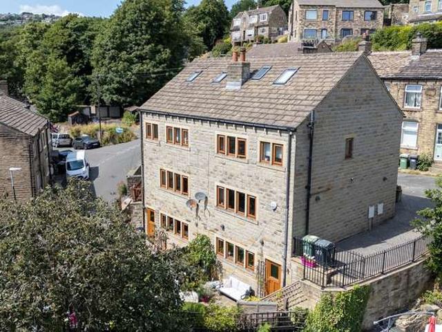 Farm for sale in Wellhouse, Golcar