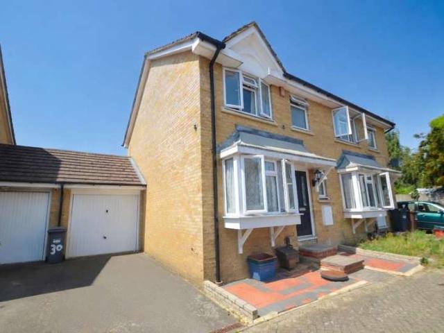 Farm for rent in London Borough of Hounslow, Feltham