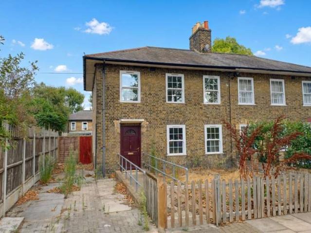 Farm for sale in Millwall, Greater London