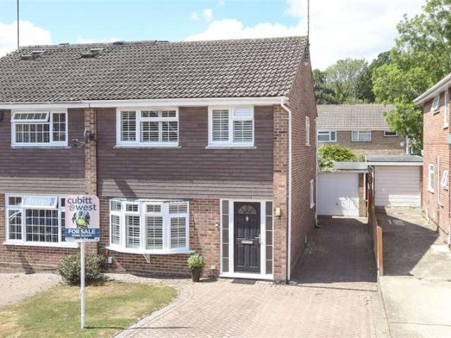 Farm for sale in Gossops Green, Crawley