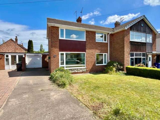 Farm for sale in Tickhill, South Yorkshire