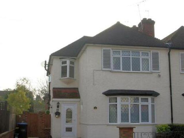 House for rent in Row Town, Surrey