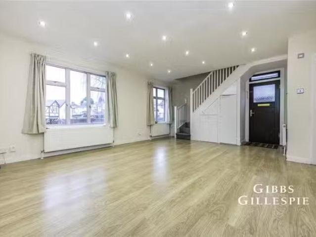 House for rent in Hatch End, Greater London