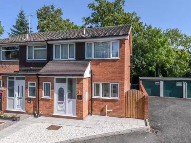 House for rent in Highfield, Pouchen End