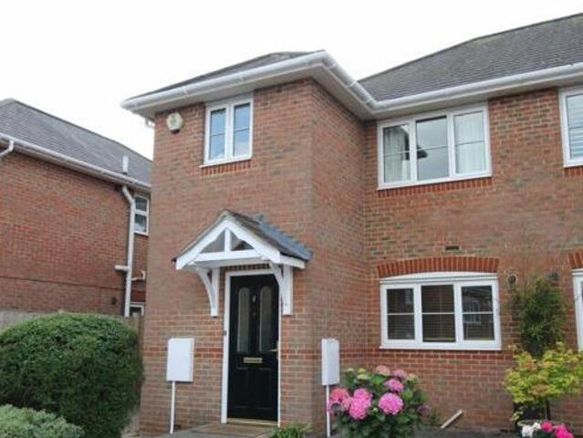 House for rent in Pouchen End, Hertfordshire
