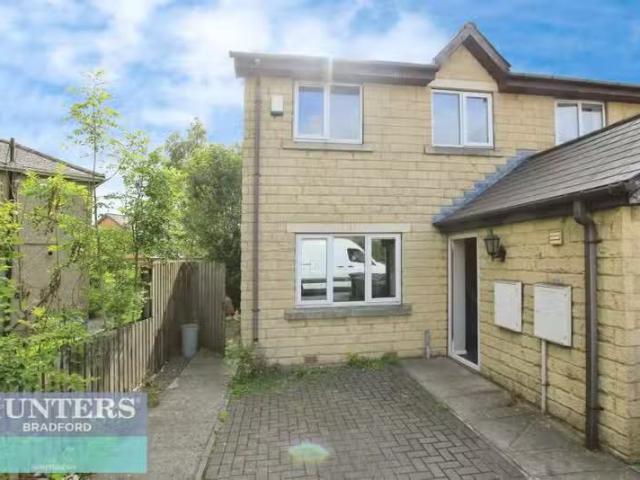 House for rent in Tong Street, West Bowling