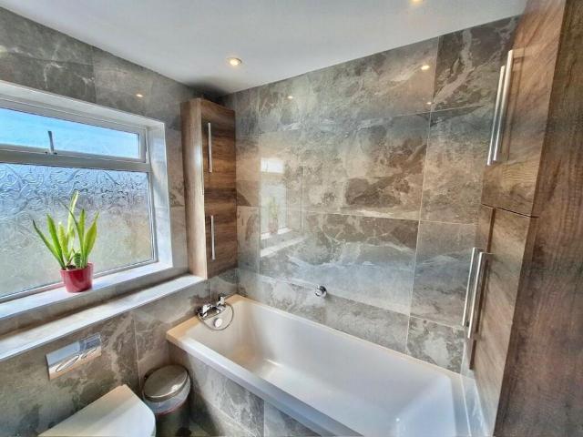 Semi Detached House for rent in Cheylesmore