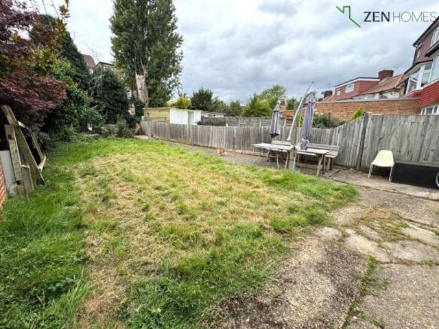 Farm for rent in Colindale, Greater London