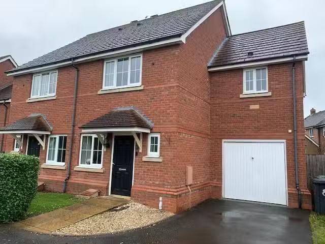 House for rent in Kettlebrook, Staffordshire