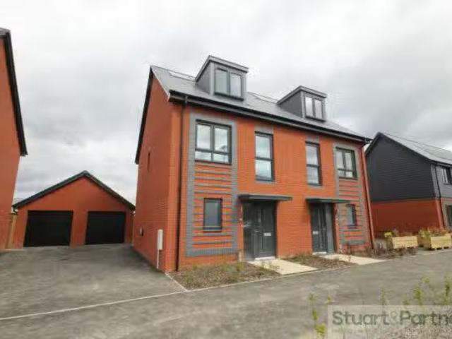 House for rent in Perryfields, West Sussex
