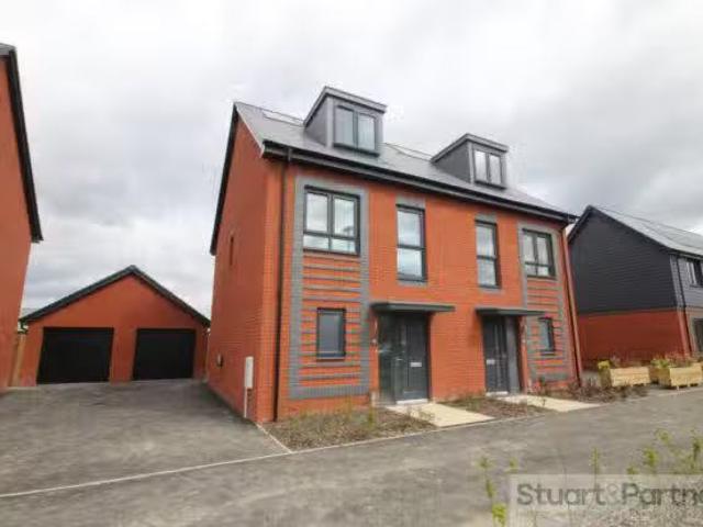 House for rent in Perryfields, West Sussex