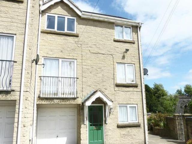 House for rent in Charlesworth, East Midlands