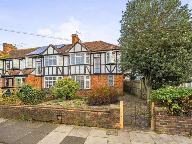 Farm for rent in Kingston Upon Thames, Greater London