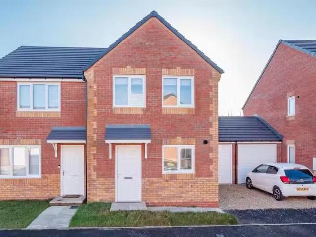 House for rent in Tong Street, Swillington Common