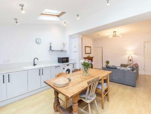 Farm for rent in Tooting Graveney, Greater London