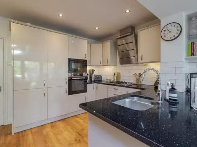 House for rent in Merrow, Guildford