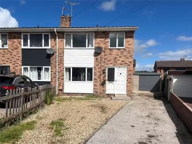 House for rent in Llanferres, Wales