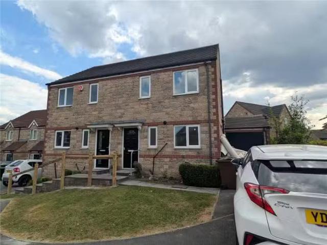 House for rent in Tong Street, Bierley
