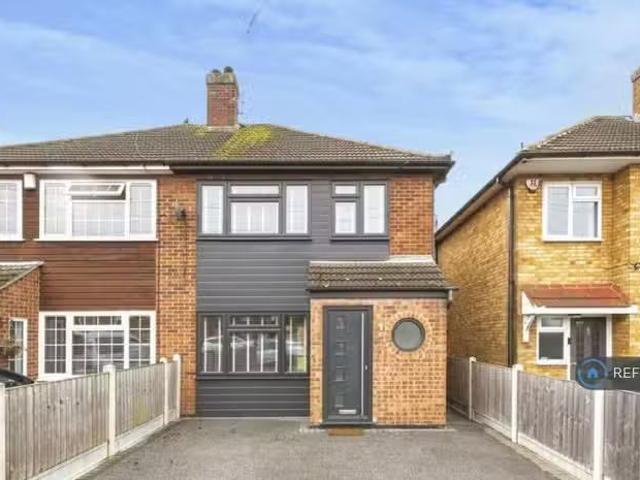 House for rent in Pilgrims' Hatch, Navestock Side