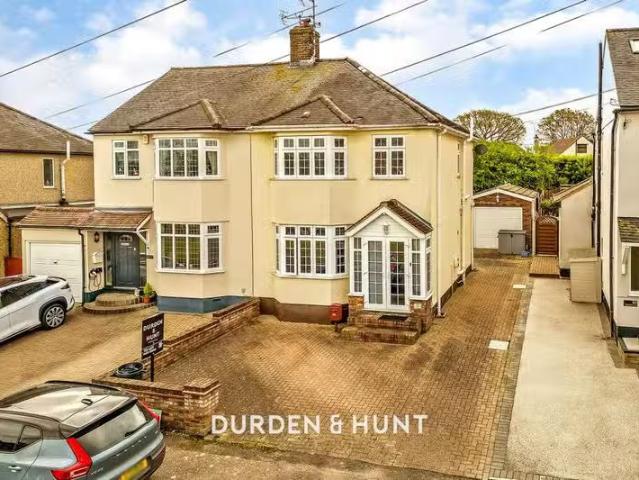 House for rent in Navestock Side, Essex