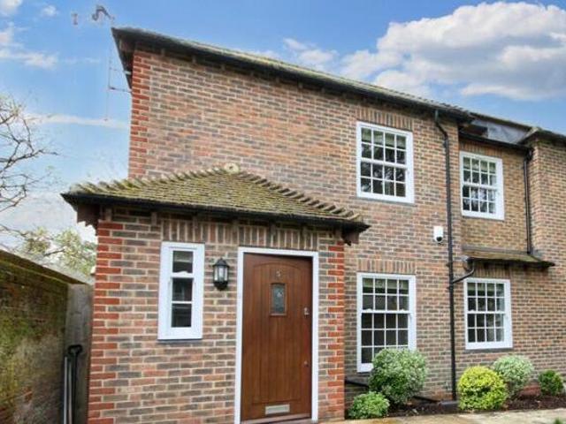 House for rent in Woodcote, Epsom