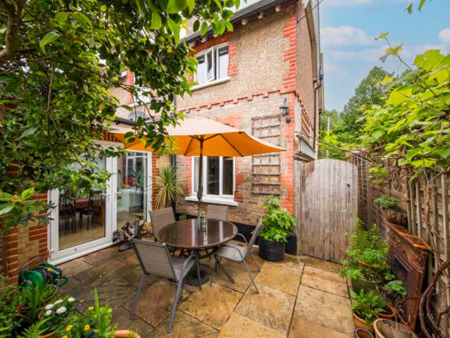 Farm for rent in Broadwater Down, Sandown Park