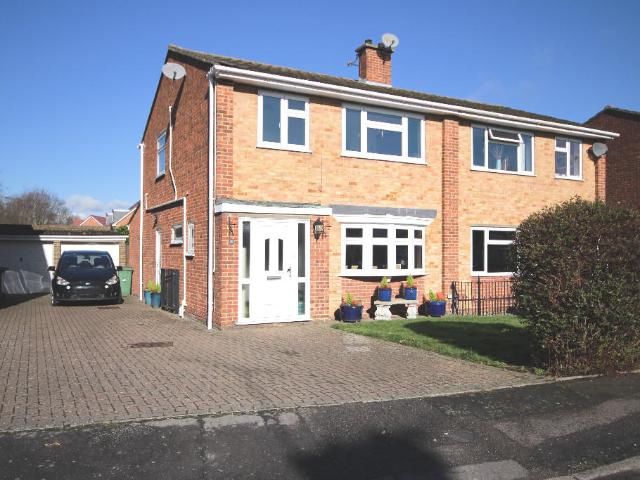 Farm for rent in Allington, Midway