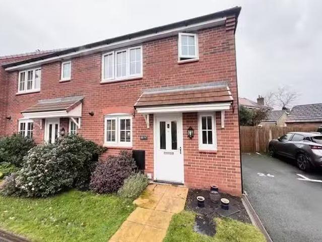 House for rent in Cuddington, Cheshire