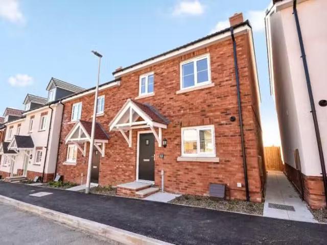 House for rent in Hulham, Budlake