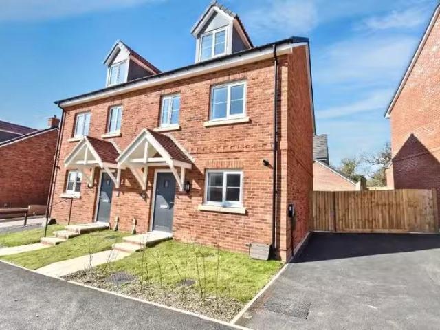 House for rent in Hulham, Budlake