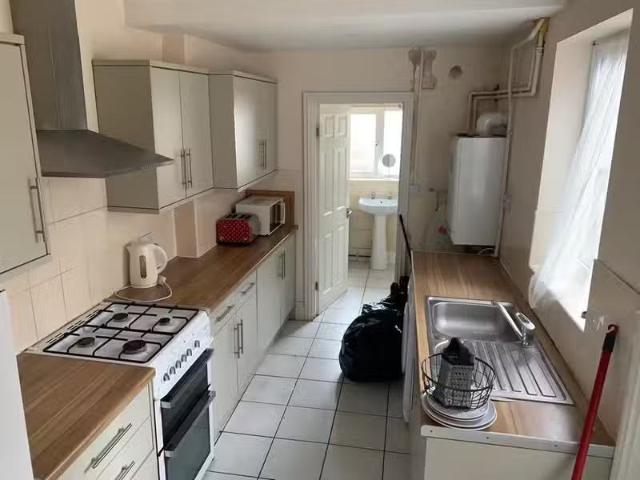 House for rent in Green Close, Warwickshire