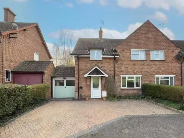 House for rent in Merrow, Guildford