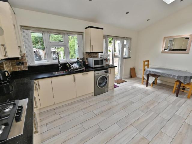 Farm for rent in Barkingside