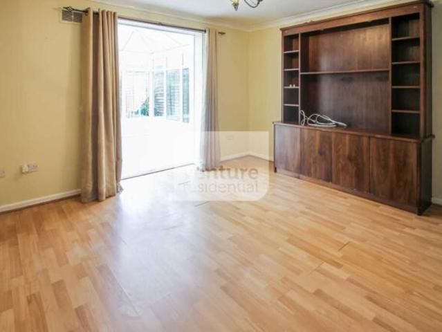 Farm for rent in Spring Park, Luton