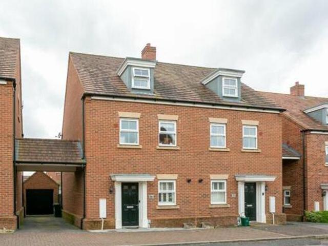 House for rent in Pouchen End, Hertfordshire