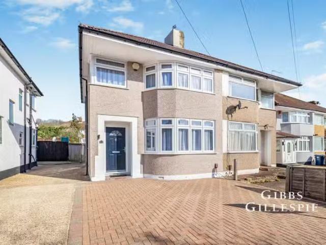 House for rent in Little Stanmore, Greater London