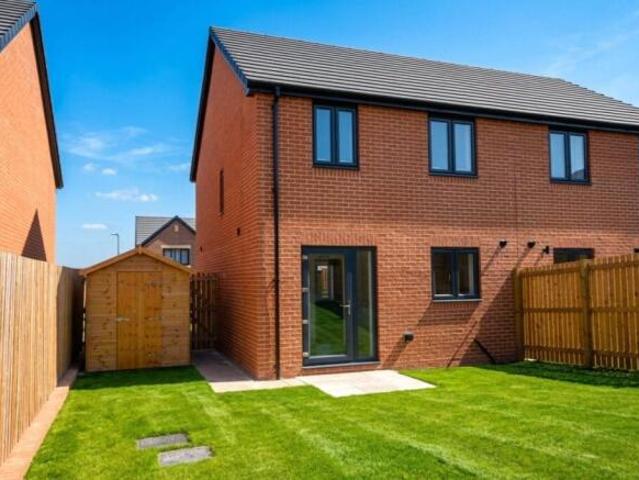 Farm for rent in Churwell, Leeds