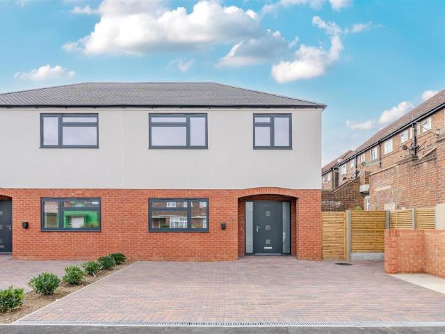 Semi Detached House for rent in Bexleyheath