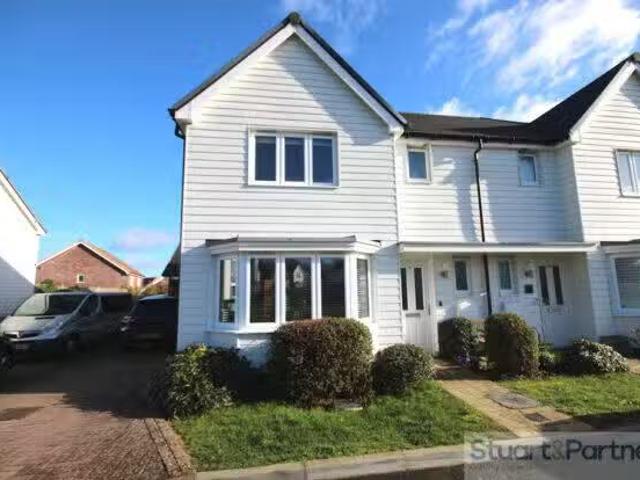 House for rent in Perryfields, West Sussex