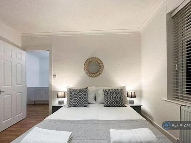 House for sale in Isleworth, Greater London