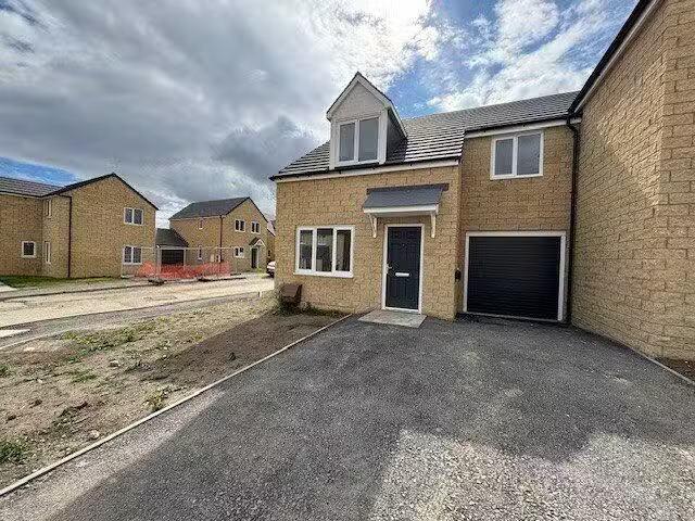 House for rent in Denholme, West Yorkshire