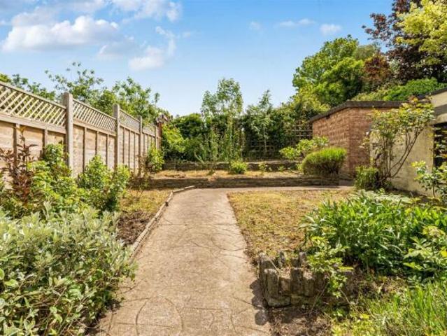 Farm for rent in Horfield, Feckenham