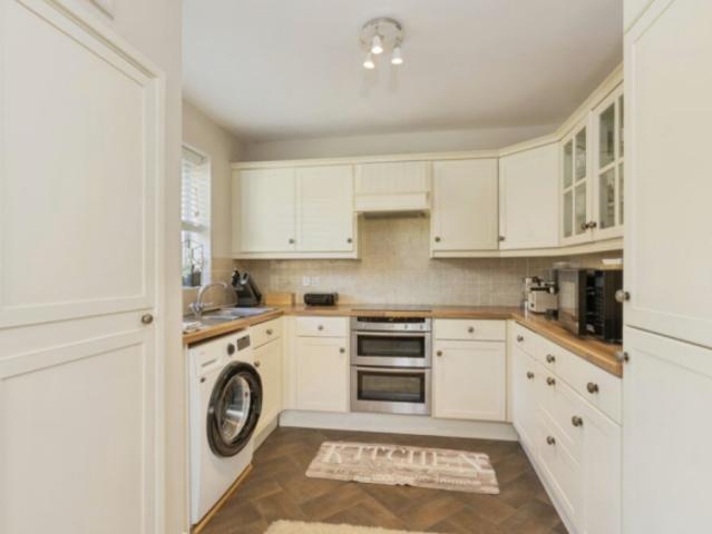 Farm for rent in Hawkenbury, Sandown Park