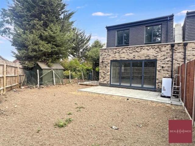 Farm for rent in Sidcup, Greater London