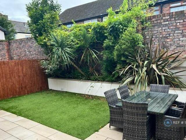 House for rent in Calderstones
