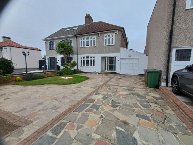 Semi Detached House for rent in Bexleyheath