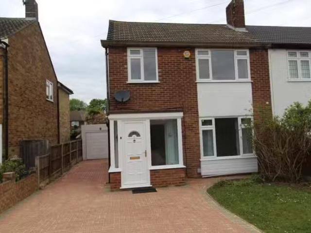House for rent in Navestock Side, Essex