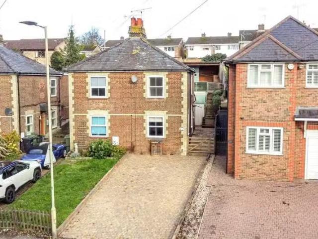 House for rent in Five Acres, Hertfordshire